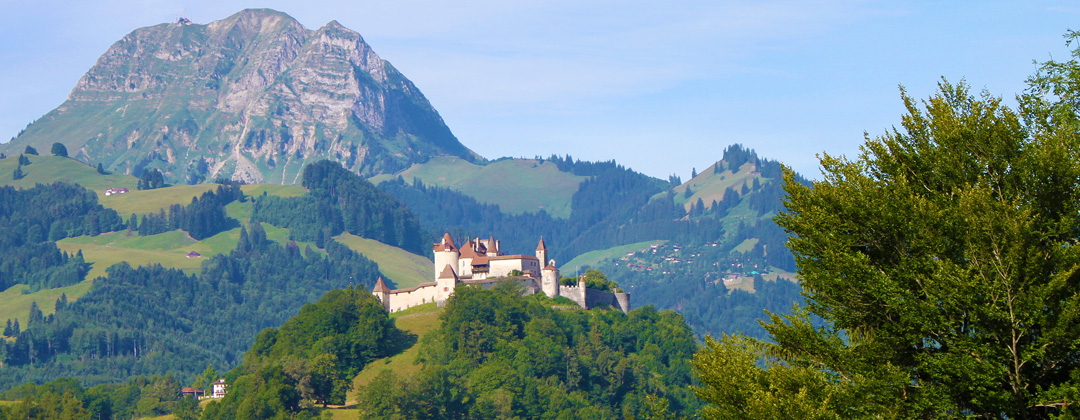 Buvette de montagne Au Creux du feu. Château de Gruyères en Suisse